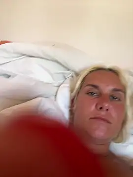 Sofia beee online show from 06-27-26, 12:22