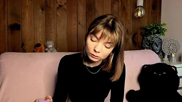 Snapshot of IvoryPesante chatting on 06-02-26, 09:11 IvoryPesante online show from 06-02-26, 09:11