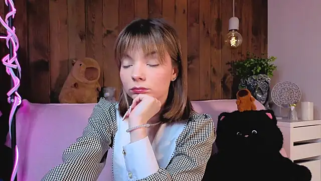 Snapshot of IvoryPesante chatting on 06-18-26, 08:24 IvoryPesante online show from 06-18-26, 08:24