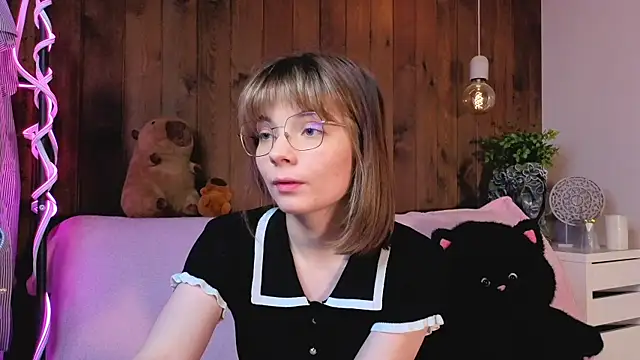 Snapshot of IvoryPesante chatting on 06-19-26, 08:12 IvoryPesante online show from 06-19-26, 08:12