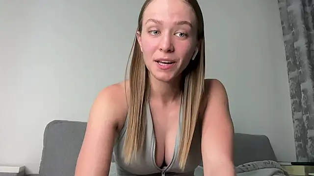 Snapshot of DanikaMory chatting on 06-19-26, 12:42 DanikaMory online show from 06-19-26, 12:42