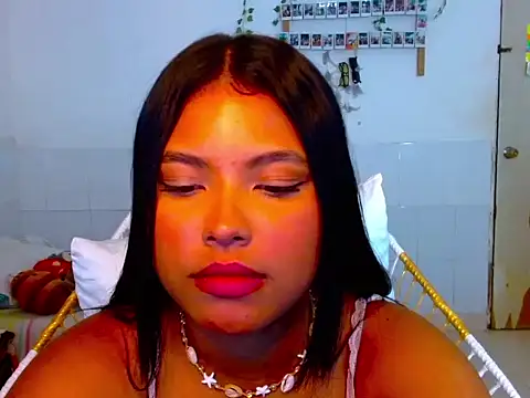 LORE HOT1 online show from 06-18-26, 02:45
