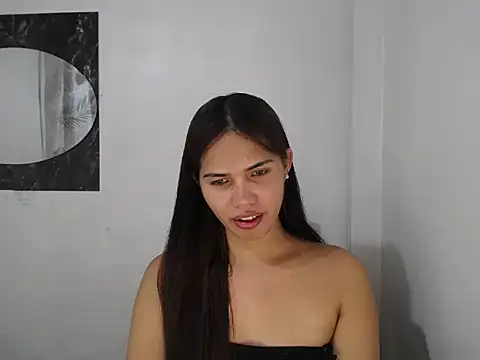 Snapshot of Bella_cum69 chatting on 06-17-26, 05:32 Bella cum69 online show from 06-17-26, 05:32