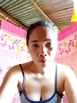 Snapshot of hotmom_lyn chatting on 05-28-26, 11:57 hotmom lyn online show from 05-28-26, 11:57