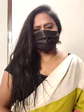 Snapshot of Meera_mia chatting on 06-18-26, 09:14 Meera mia online show from 06-18-26, 09:14