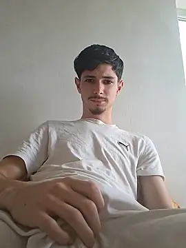 AlexVrXxx1 online show from 06-02-26, 08:38