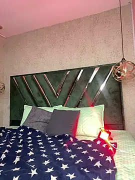 Snapshot of Darg_Moon chatting on 07-18-26, 01:48 Darg Moon online show from 07-18-26, 01:48