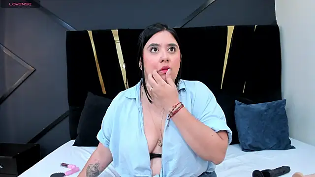 Snapshot of maite_graay chatting on 06-01-26, 12:51 maite graay online show from 06-01-26, 12:51