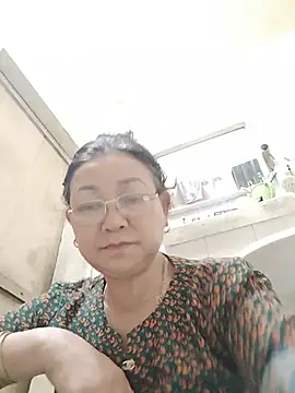 Snapshot of Orio-baby chatting on 06-18-26, 02:23 Orio-baby online show from 06-18-26, 02:23