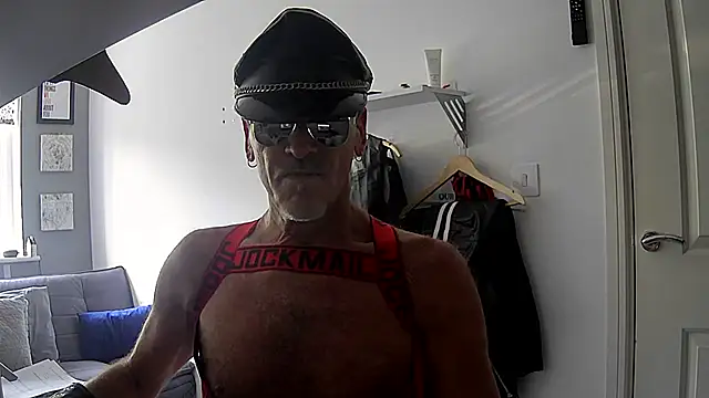 Snapshot of NottsLeather chatting on 05-26-26, 09:49 NottsLeather online show from 05-26-26, 09:49