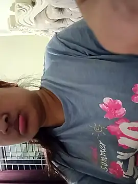 Snapshot of Neha-71 chatting on 06-04-26, 03:07 Neha-71 online show from 06-04-26, 03:07