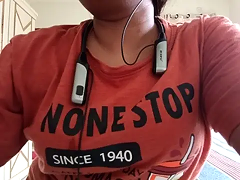 Snapshot of Neha-71 chatting on 06-11-26, 02:53 Neha-71 online show from 06-11-26, 02:53