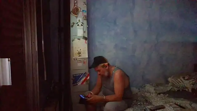 Snapshot of panda_06200 chatting on 06-07-26, 08:56 panda 06200 online show from 06-07-26, 08:56