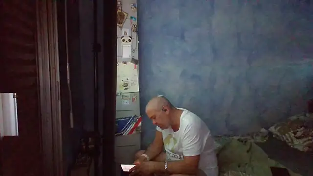 Snapshot of panda_06200 chatting on 06-09-26, 11:49 panda 06200 online show from 06-09-26, 11:49