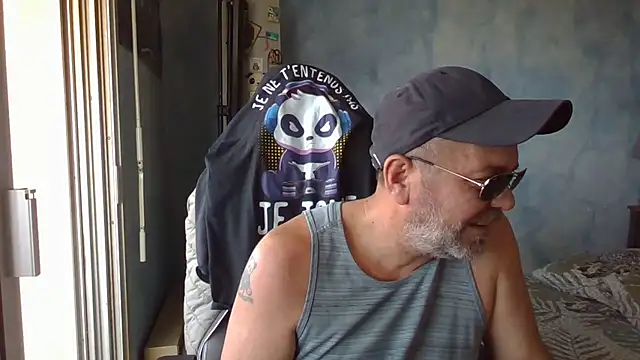 Snapshot of panda_06200 chatting on 06-18-26, 09:09 panda 06200 online show from 06-18-26, 09:09