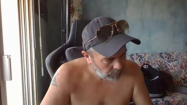 Snapshot of panda_06200 chatting on 07-04-26, 09:37 panda 06200 online show from 07-04-26, 09:37