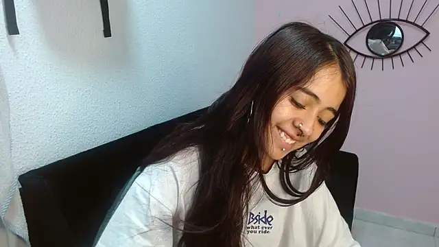 Snapshot of sofiacumgil chatting on 06-13-26, 01:20 sofiacumgil online show from 06-13-26, 01:20