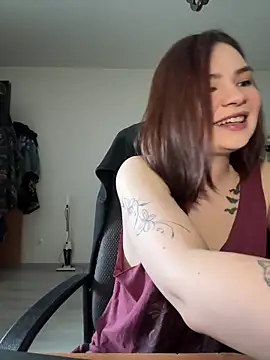 Baby Vivian  online show from 06-16-26, 10:01