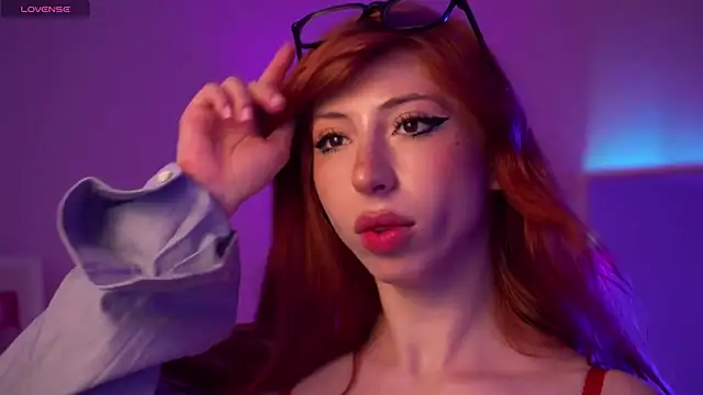 Snapshot of Mia_Daddysgirl_ chatting on 06-15-26, 08:27 Mia Daddysgirl online show from 06-15-26, 08:27