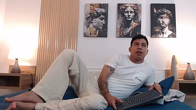 Snapshot of Diego_salvatore chatting on 06-15-26, 02:41 Diego salvatore online show from 06-15-26, 02:41
