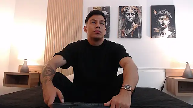 Snapshot of Diego_salvatore chatting on 06-18-26, 02:43 Diego salvatore online show from 06-18-26, 02:43
