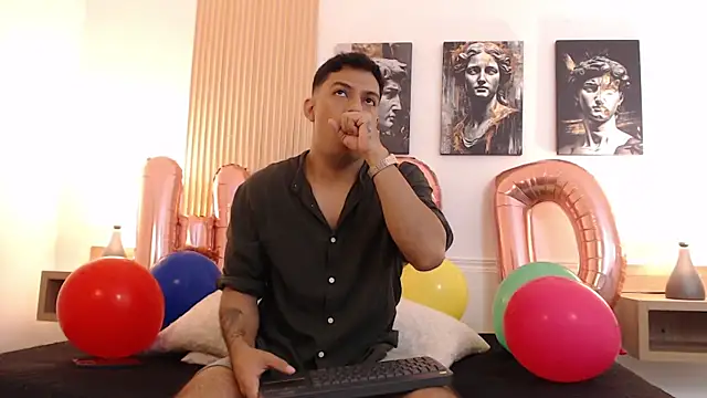 Snapshot of Diego_salvatore chatting on 06-30-26, 02:40 Diego salvatore online show from 06-30-26, 02:40