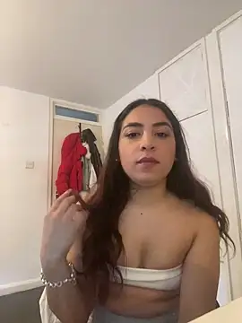Snapshot of naomiiii55 chatting on 06-12-26, 12:26 naomiiii55 online show from 06-12-26, 12:26