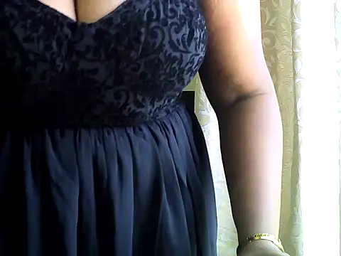 Snapshot of kiaraa_strip chatting on 06-22-26, 04:53 kiaraa strip online show from 06-22-26, 04:53