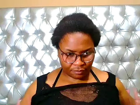 Snapshot of loveniax chatting on 07-01-26, 11:01 loveniax online show from 07-01-26, 11:01