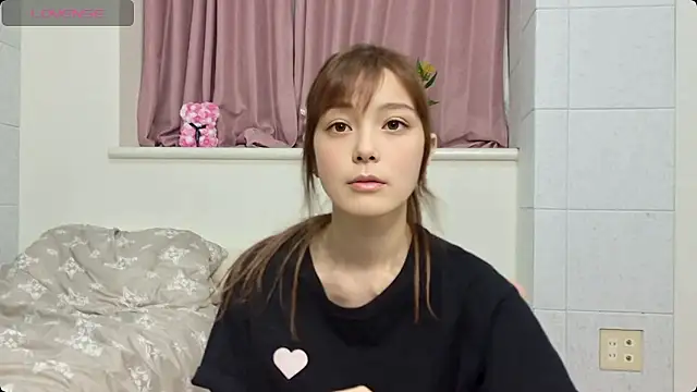 Snapshot of -Ria1022- chatting on 07-18-26, 03:27 -Ria1022- online show from 07-18-26, 03:27