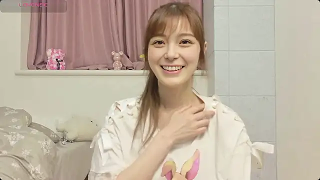 Snapshot of -Ria1022- chatting on 07-26-26, 03:19 -Ria1022- online show from 07-26-26, 03:19