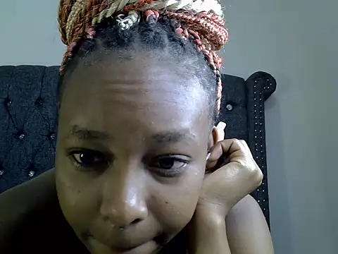 Snapshot of cocolaurah chatting on 06-21-26, 03:20 cocolaurah online show from 06-21-26, 03:20