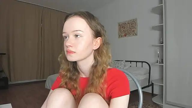 Snapshot of babymolly2 chatting on 06-17-26, 08:43 babymolly2 online show from 06-17-26, 08:43