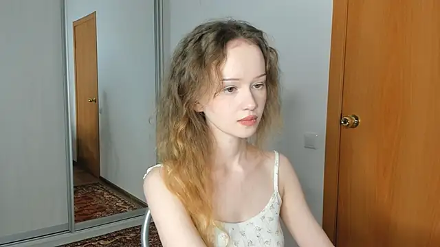 Snapshot of babymolly2 chatting on 07-12-26, 04:42 babymolly2 online show from 07-12-26, 04:42