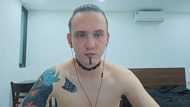 Silent Stitch online show from 07-12-26, 04:03