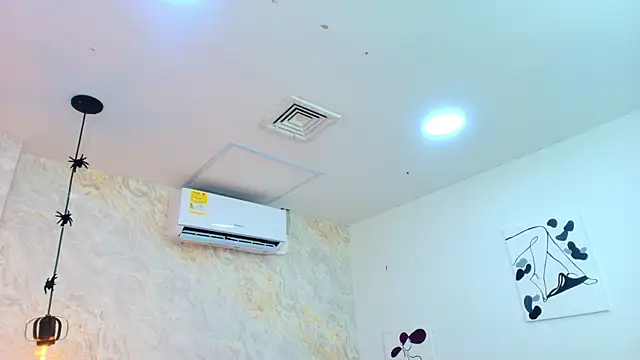 Snapshot of ariana_florez_ chatting on 06-18-26, 07:07 ariana florez online show from 06-18-26, 07:07