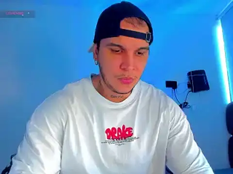 Snapshot of jacob_lautnerr chatting on 07-16-26, 10:05 jacob lautnerr online show from 07-16-26, 10:05
