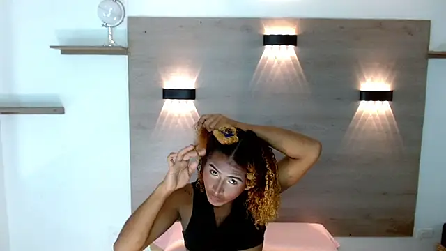 Snapshot of AshleySofiaThenison chatting on 07-18-26, 01:26 AshleySofiaThenison online show from 07-18-26, 01:26
