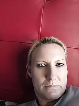 Snapshot of Isabelle_Cora chatting on 07-02-26, 01:17 Isabelle Cora online show from 07-02-26, 01:17