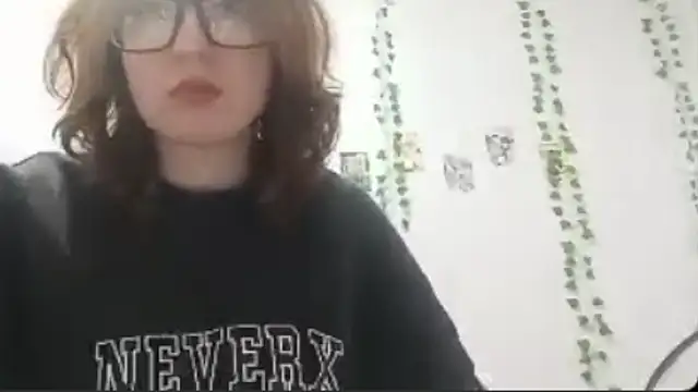 Snapshot of OliviaMoment chatting on 07-15-26, 09:14 OliviaMoment online show from 07-15-26, 09:14