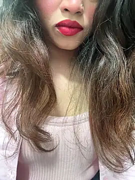 Snapshot of Yours_riya11 chatting on 06-14-26, 05:59 Yours riya11 online show from 06-14-26, 05:59