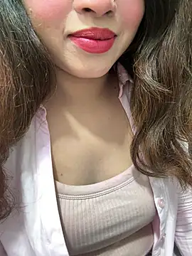 Snapshot of Yours_riya11 chatting on 07-05-26, 04:30 Yours riya11 online show from 07-05-26, 04:30