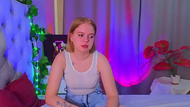 RebeccaCruz online show from 06-10-26, 08:13
