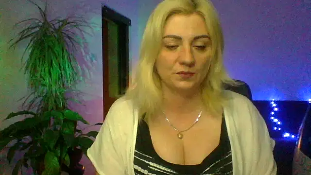 LunaaKiss online show from 06-16-26, 08:00