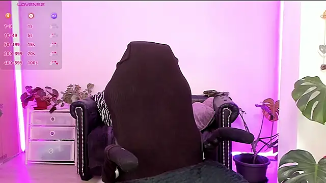 LindaWhite  online show from 03-11-25, 04:51