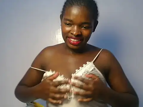 Snapshot of Emmerline_ chatting on 07-18-26, 07:39 Emmerline online show from 07-18-26, 07:39