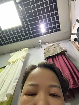 Snapshot of honghong_mother chatting on 06-26-26, 12:26 honghong mother online show from 06-26-26, 12:26