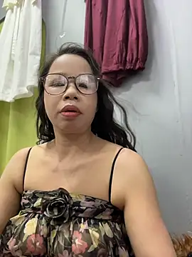Snapshot of honghong_mother chatting on 07-13-26, 12:46 honghong mother online show from 07-13-26, 12:46