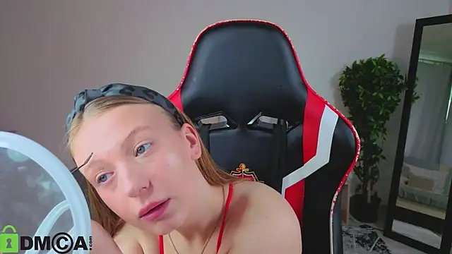 Snapshot of BeatriceLoven chatting on 06-17-26, 07:11 BeatriceLoven online show from 06-17-26, 07:11