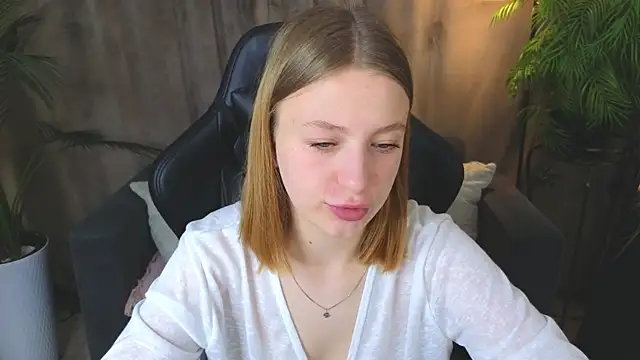 Snapshot of BeatriceLoven chatting on 06-27-26, 07:13 BeatriceLoven online show from 06-27-26, 07:13